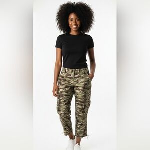Express Women's Green Camouflage Pants Ankle Cropped Size 6